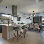 Ula פולה