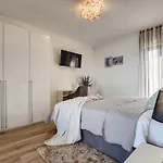 וילה Ula *